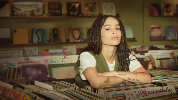 Zoe Kravitz nella serie Alta Fedeltà