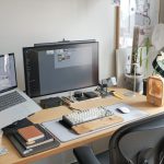 Plasmare la creatività con l’IA: il futuro dell’editoria e dei media digitali PC SCRIVANIA MONITOR