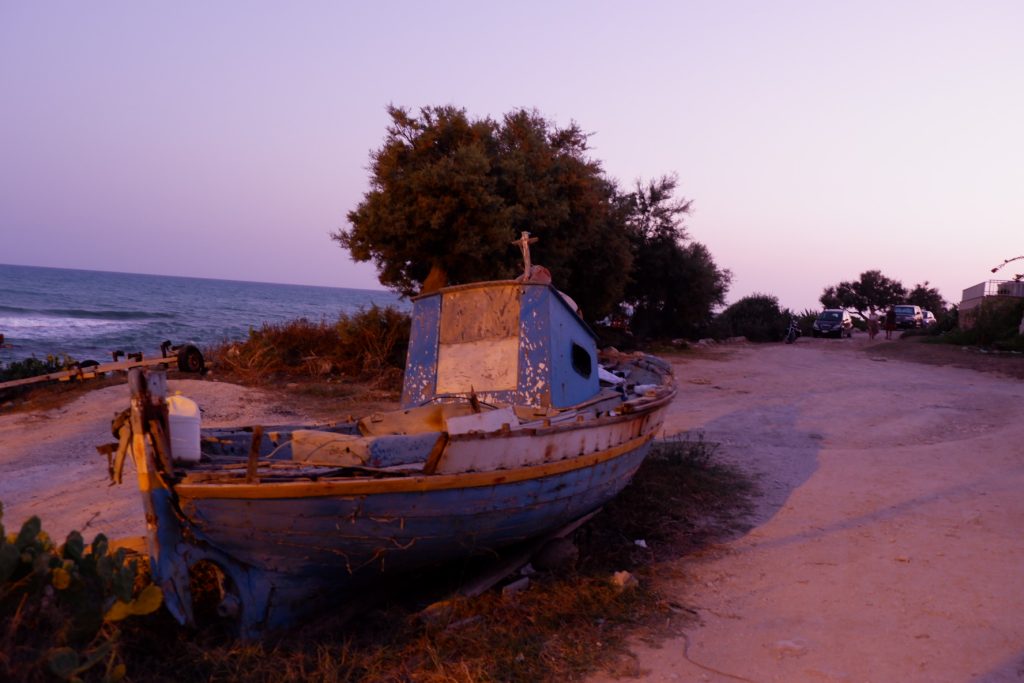 Barca sul molo, Sicilia